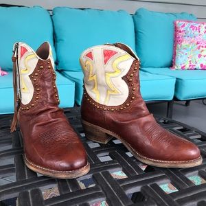 Sam Edelman Shane Cowgirl ankle booties